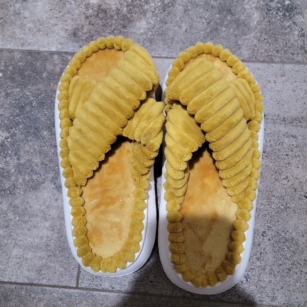 Women's slippers